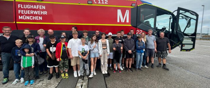 Besuch der Flughafenfeuerwehr am Münchner Airport